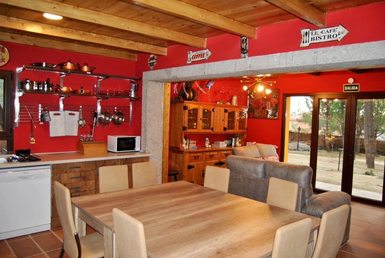 Complejo Casas Rurales Mansiones Y Villas Deluxe Collado Mediano Bagian luar foto