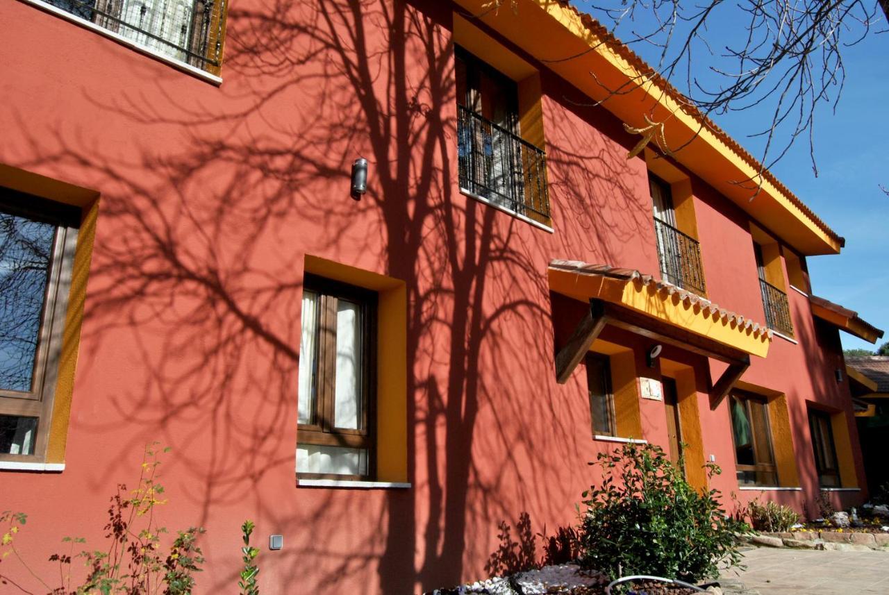 Complejo Casas Rurales Mansiones Y Villas Deluxe Collado Mediano Bagian luar foto