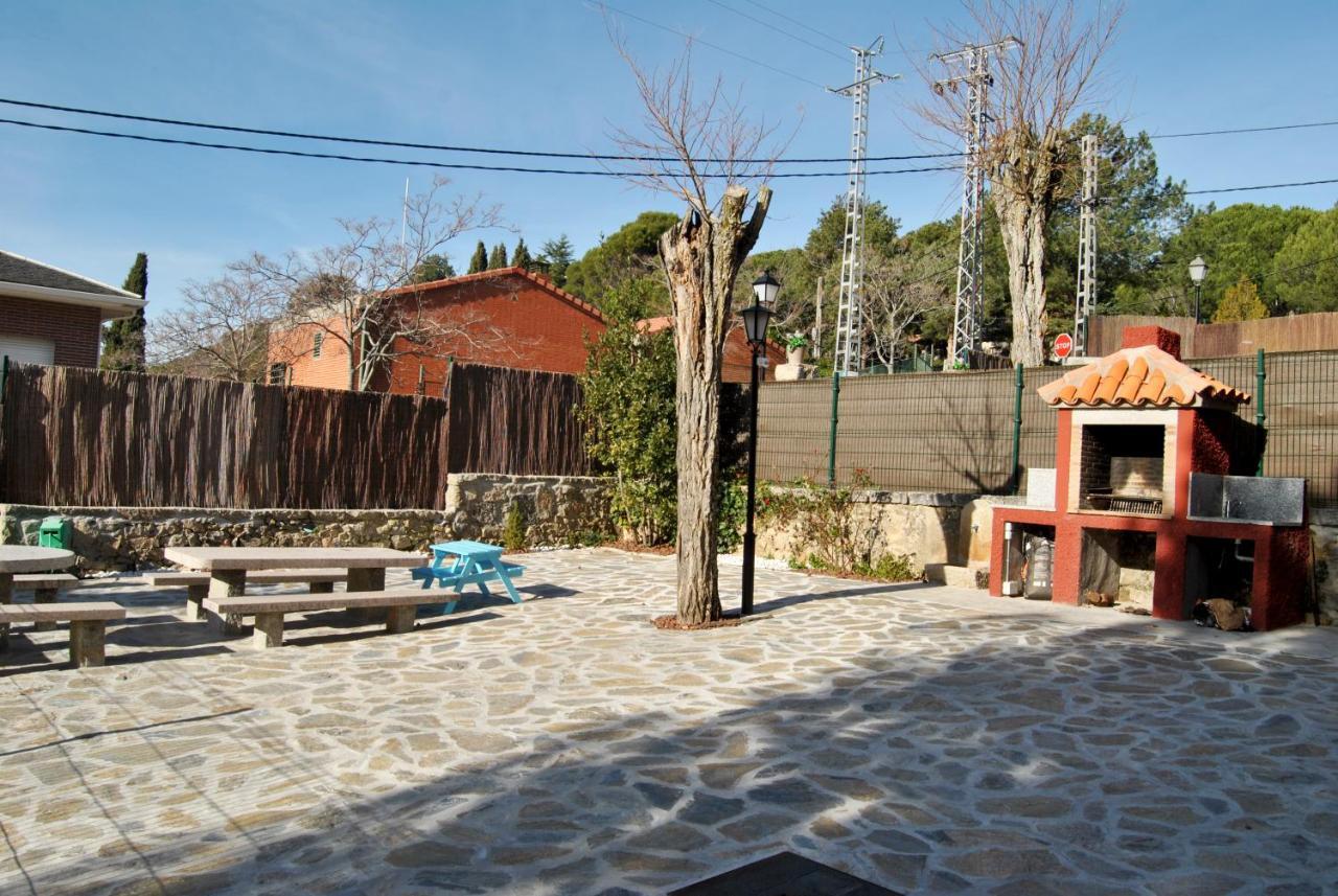 Complejo Casas Rurales Mansiones Y Villas Deluxe Collado Mediano Bagian luar foto