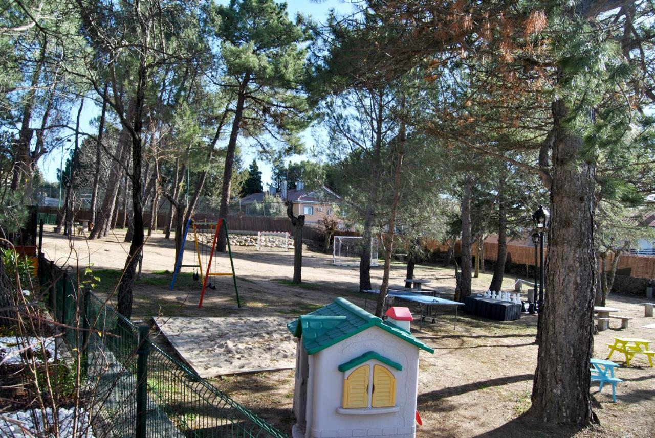 Complejo Casas Rurales Mansiones Y Villas Deluxe Collado Mediano Bagian luar foto
