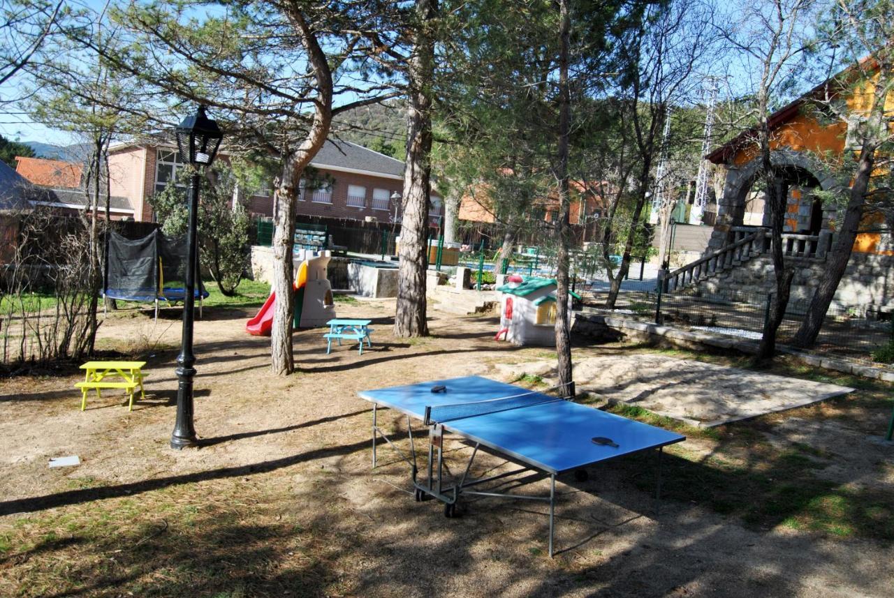 Complejo Casas Rurales Mansiones Y Villas Deluxe Collado Mediano Bagian luar foto