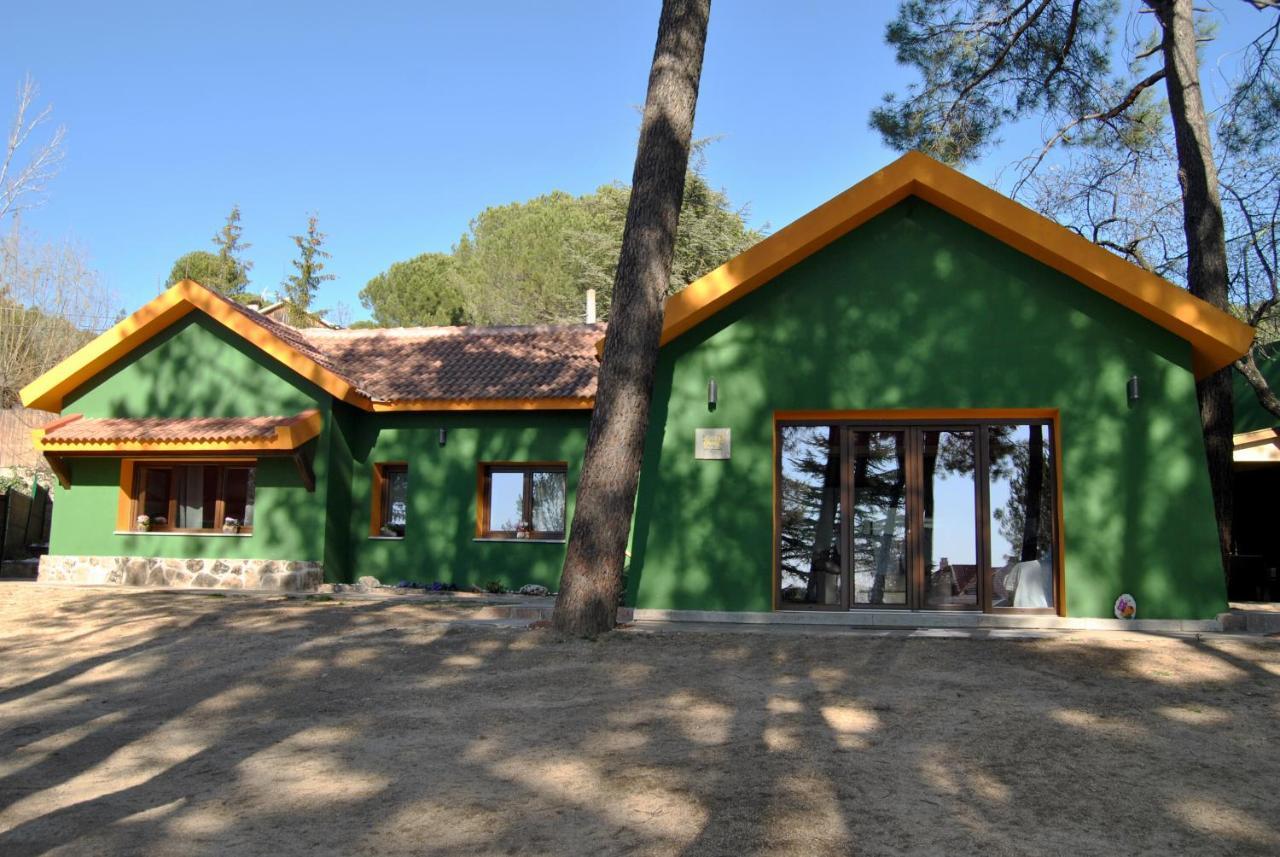Complejo Casas Rurales Mansiones Y Villas Deluxe Collado Mediano Bagian luar foto